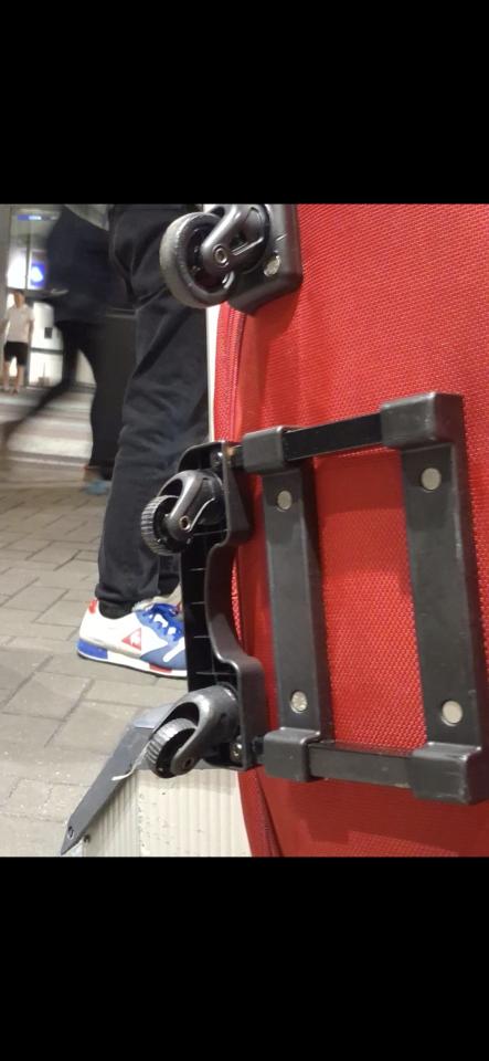 行李箱維修工作照片