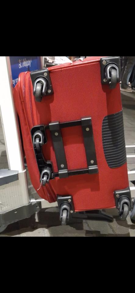 行李箱維修工作照片