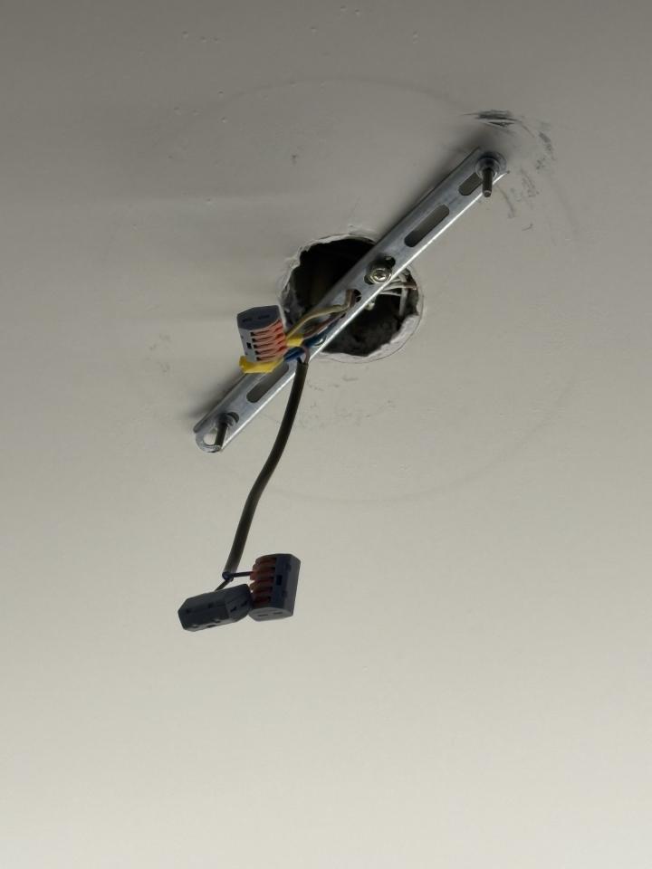 燈飾安裝工作照片