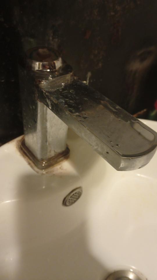 水龍頭安裝工作照片