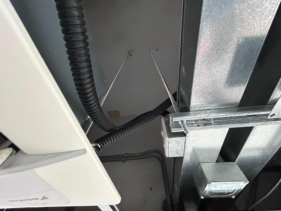 冷氣安裝工作照片