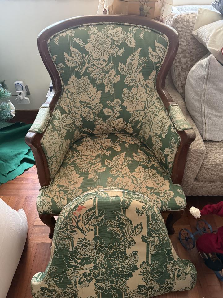 Furniture RepairJob photo