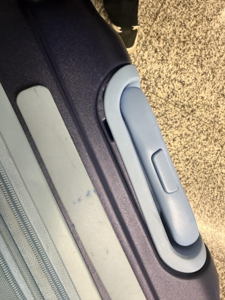 Luggage Repairjob photo