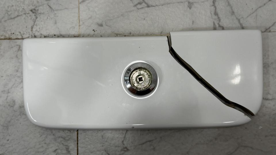 馬桶安裝工作照片