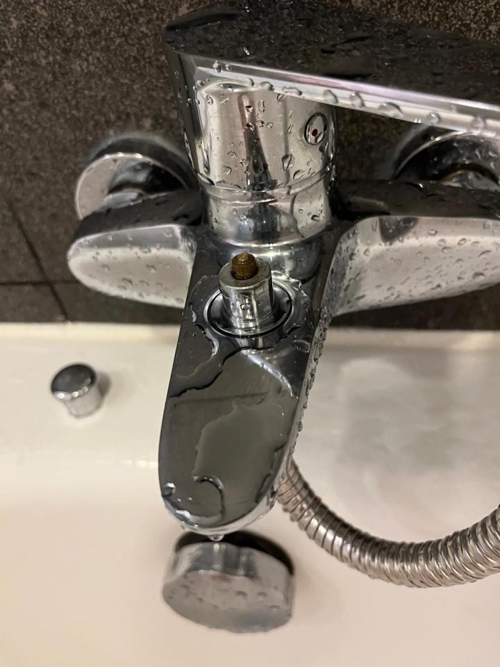 水龍頭安裝工作照片