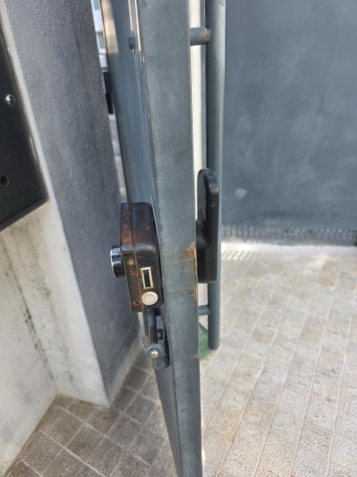 Iron DoorJob photo