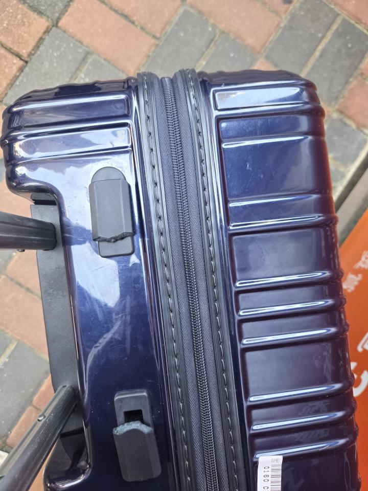 Luggage Repairjob photo