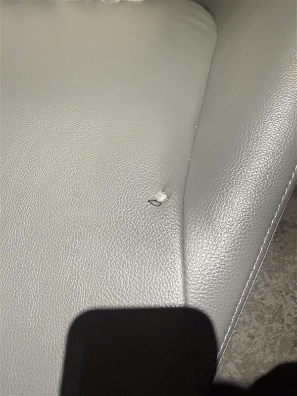 Furniture Repairjob photo