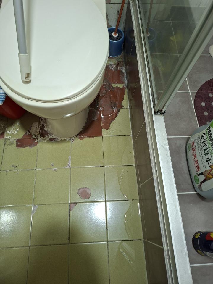 馬桶安裝工作照片