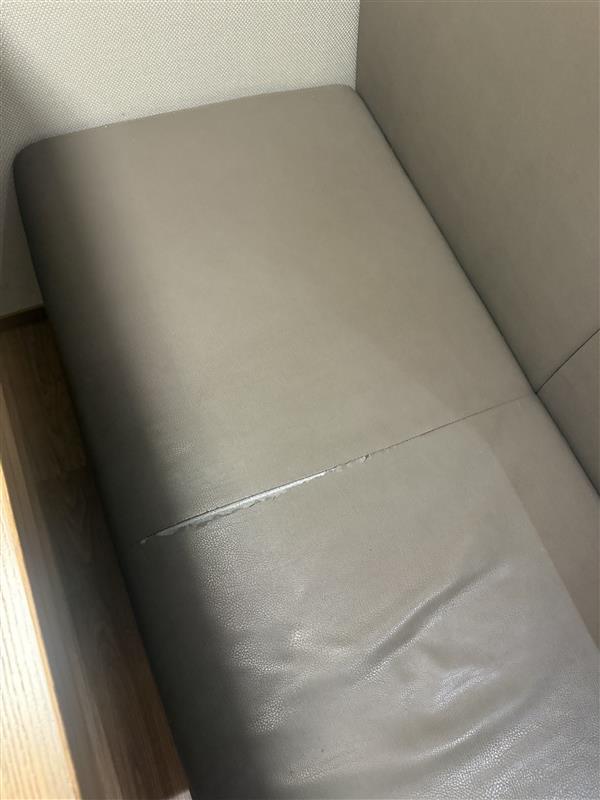 Furniture Repairjob photo