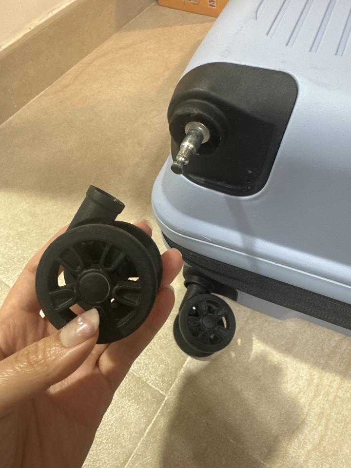 行李箱維修工作照片