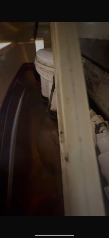 馬桶安裝工作照片