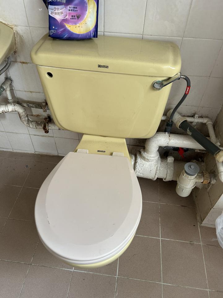 馬桶安裝工作照片