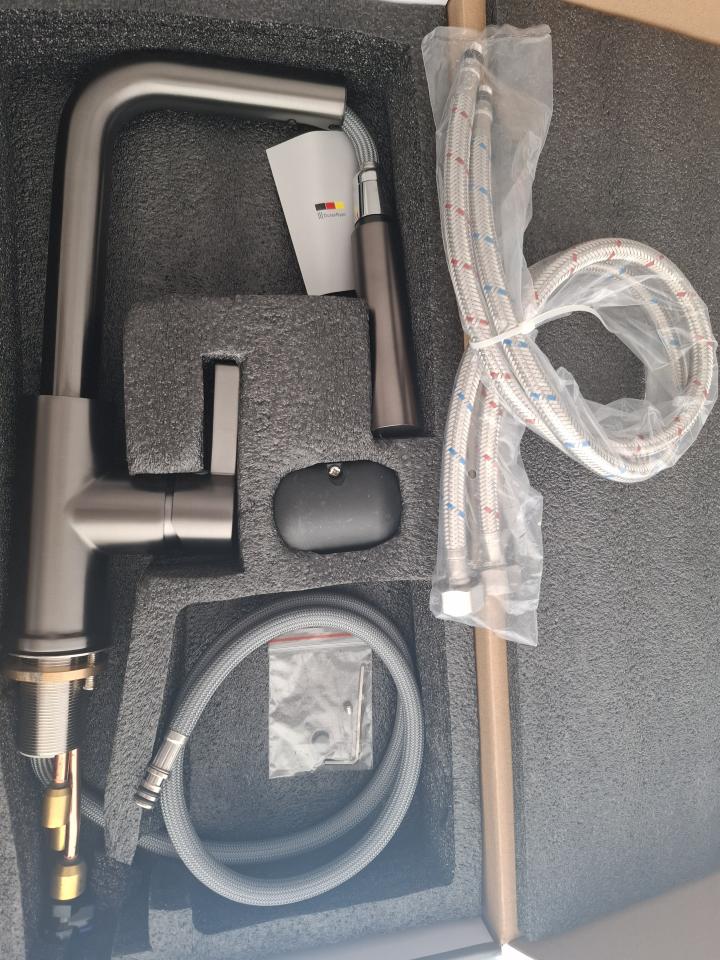 水龍頭安裝工作照片