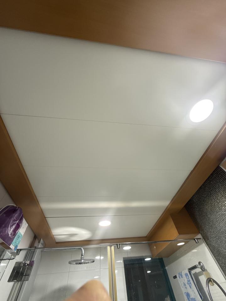 浴室寶安裝工作照片