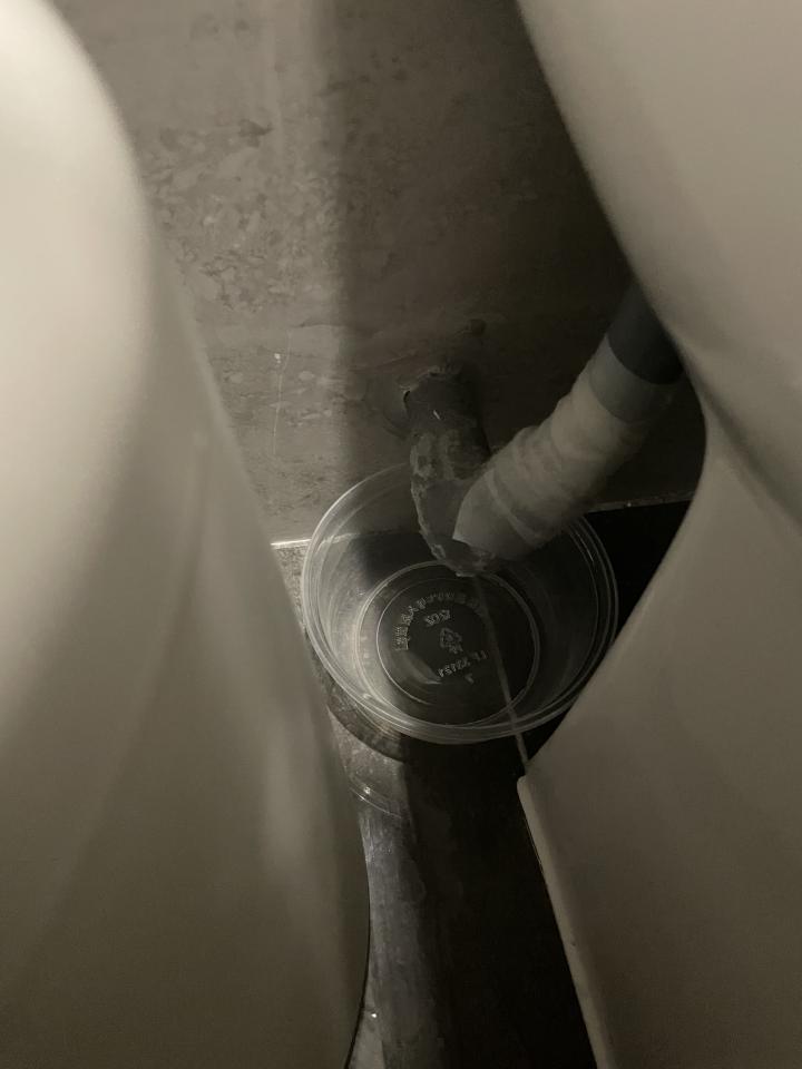 馬桶安裝工作照片