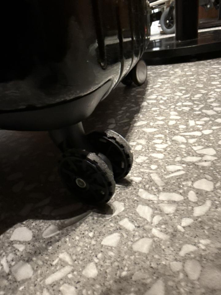 行李箱維修工作照片