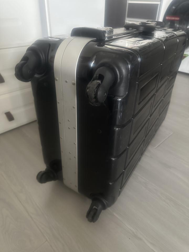 Luggage RepairJob photo