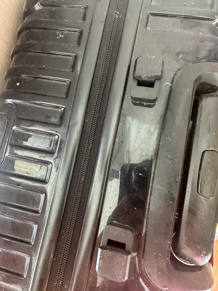 行李箱維修工作照片