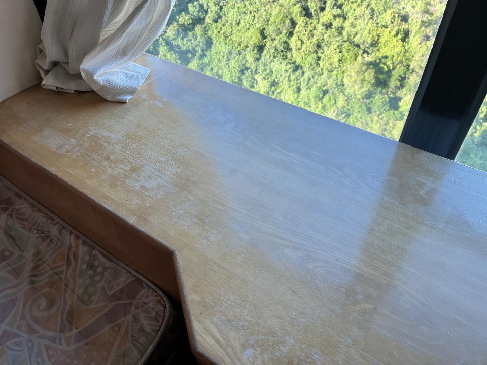 傢俬維修工作照片