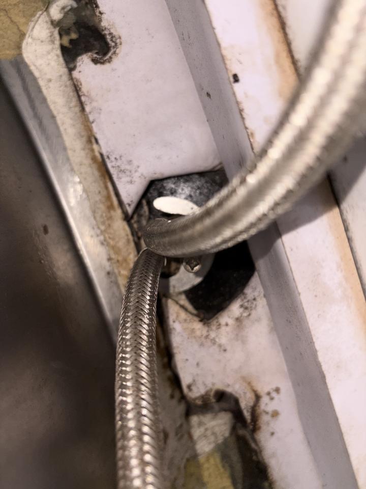 水龍頭安裝工作照片