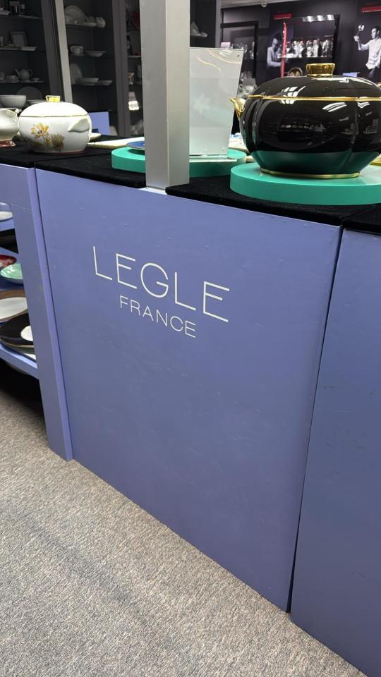 牆紙工程工作照片