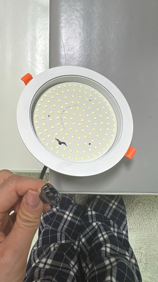 燈飾維修工作照片