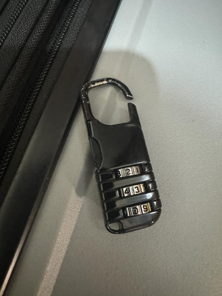 行李箱維修工作照片