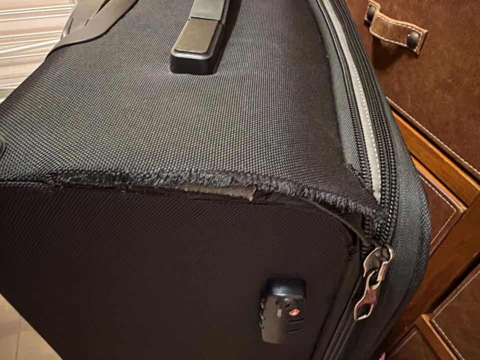 行李箱維修工作照片