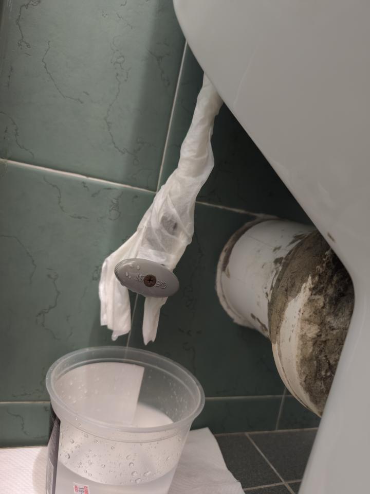 馬桶安裝工作照片