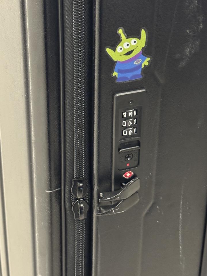 行李箱維修工作照片