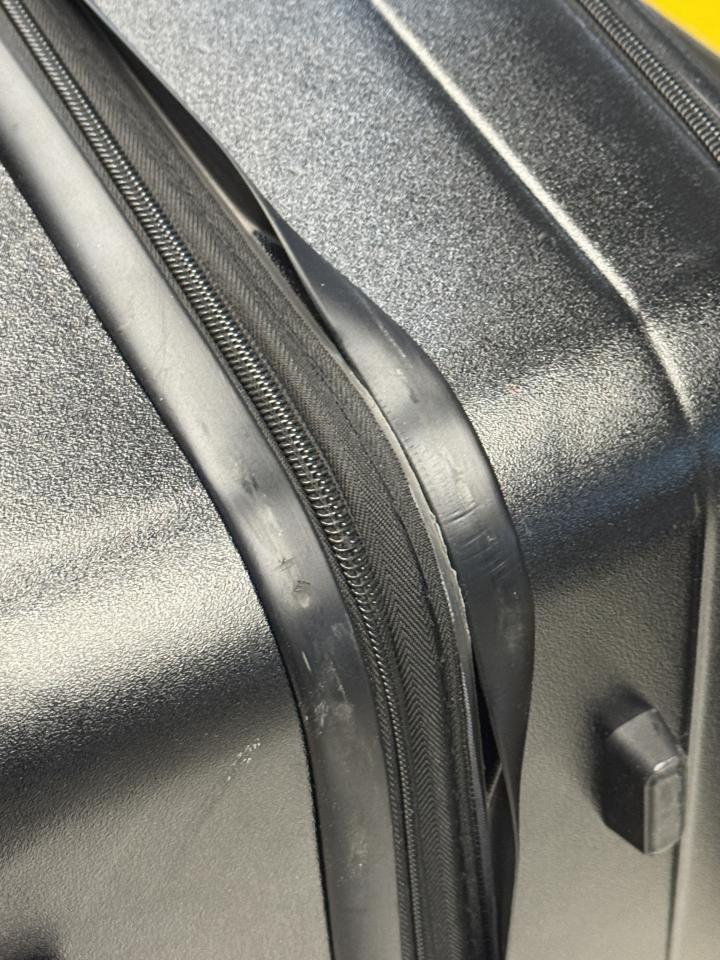 行李箱維修工作照片