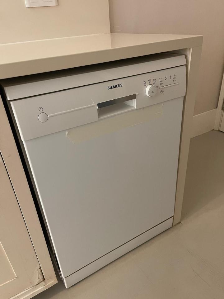 洗碗機安裝工作照片