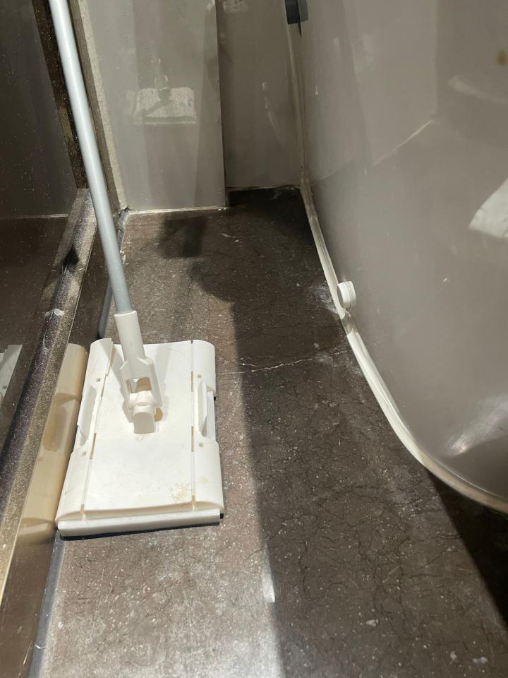 馬桶安裝工作照片