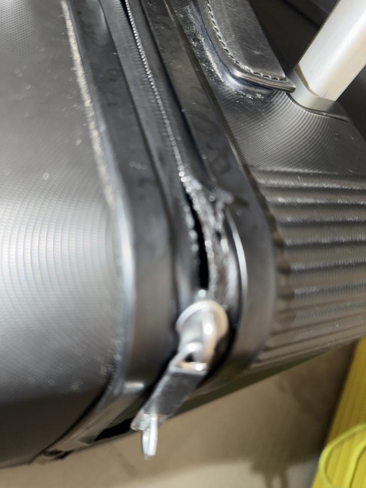 行李箱維修工作照片