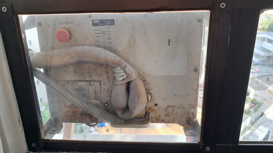 冷氣維修工作照片