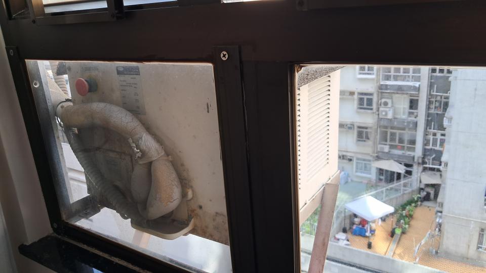 冷氣維修工作照片