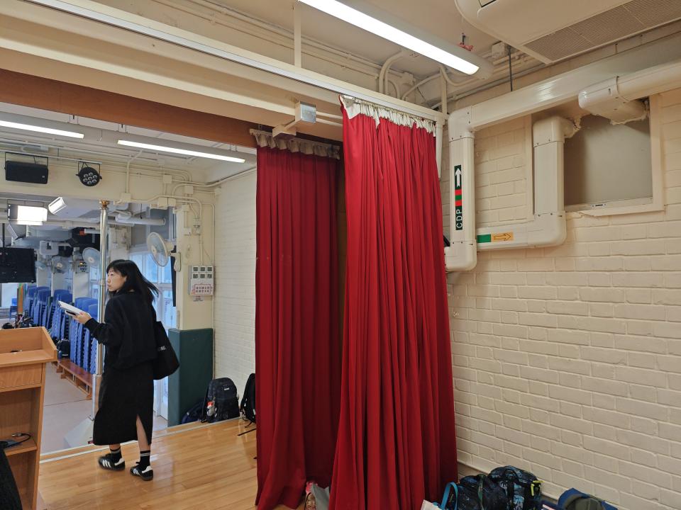 窗簾安裝工作照片