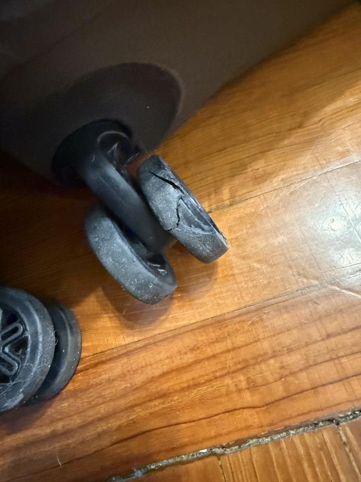 行李箱維修工作照片