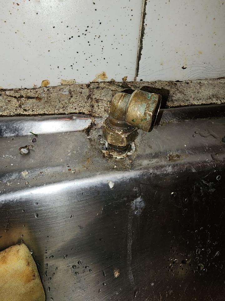 水龍頭安裝工作照片