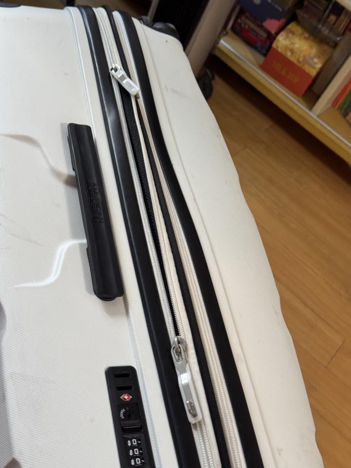 Luggage RepairJob photo