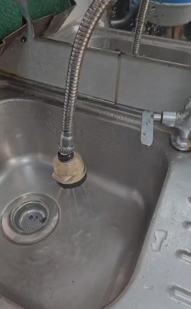 水龍頭安裝工作照片