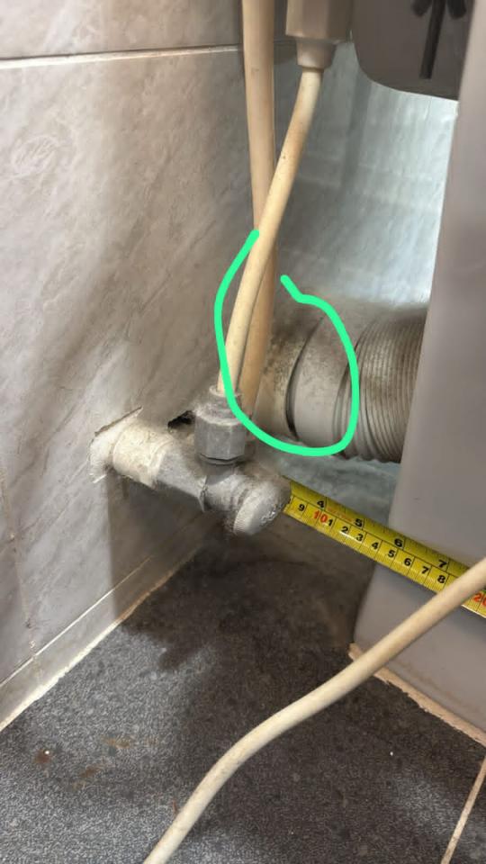 馬桶安裝工作照片