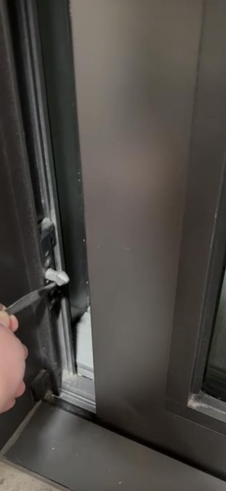 Door repairJob photo