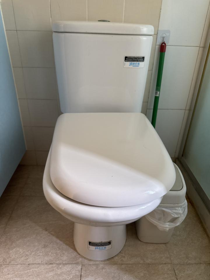 馬桶安裝工作照片