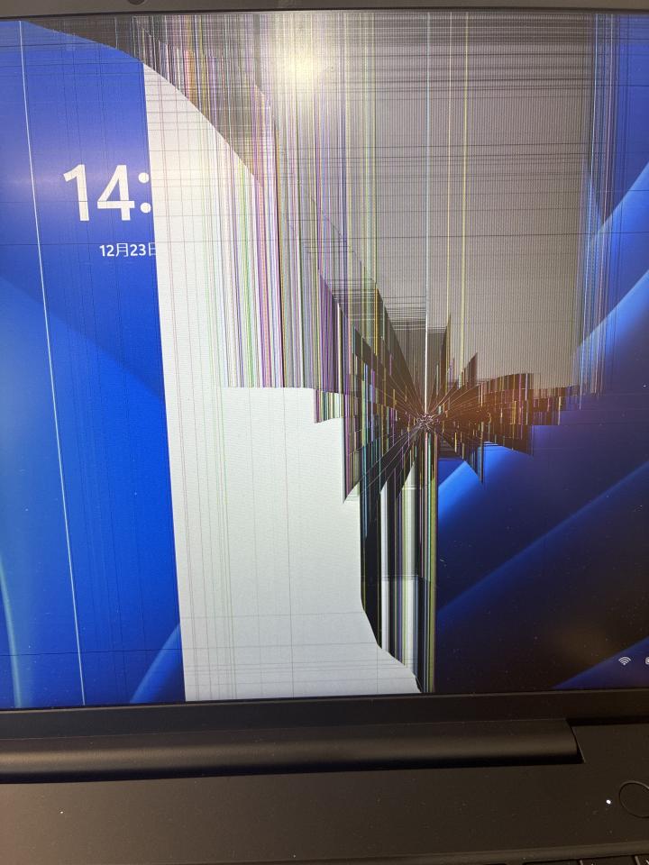 電腦維修工作照片