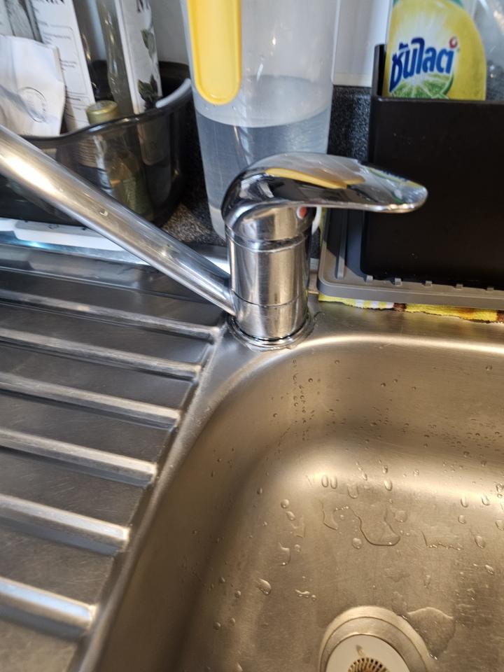 水龍頭安裝工作照片