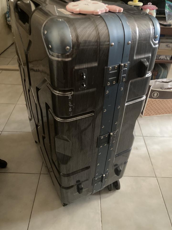 行李箱維修工作照片