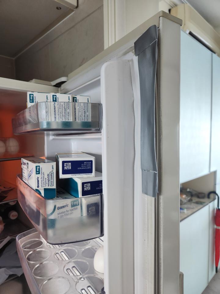 雪櫃維修工作照片