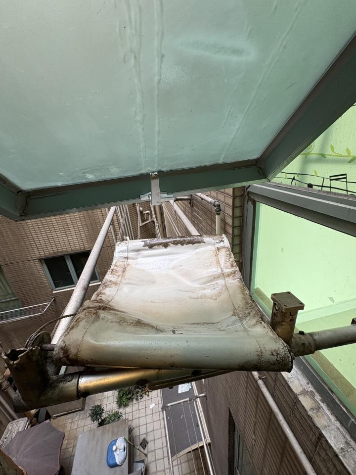 晾衫架安裝工作照片